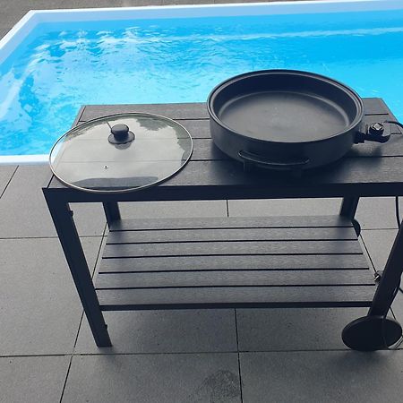 Grosszuegige Unterkunft Mit Terrasse Oberbrechen Bagian luar foto