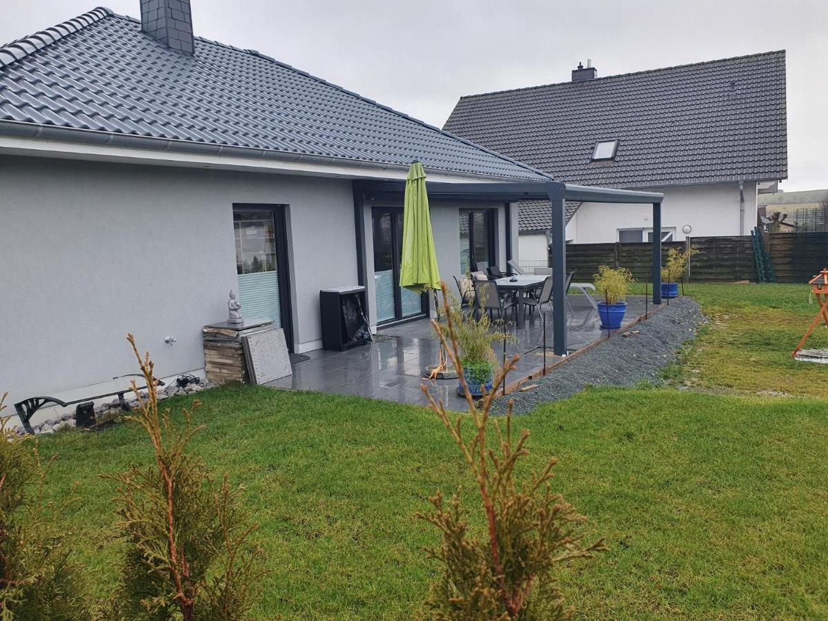 Grosszuegige Unterkunft Mit Terrasse Oberbrechen Bagian luar foto