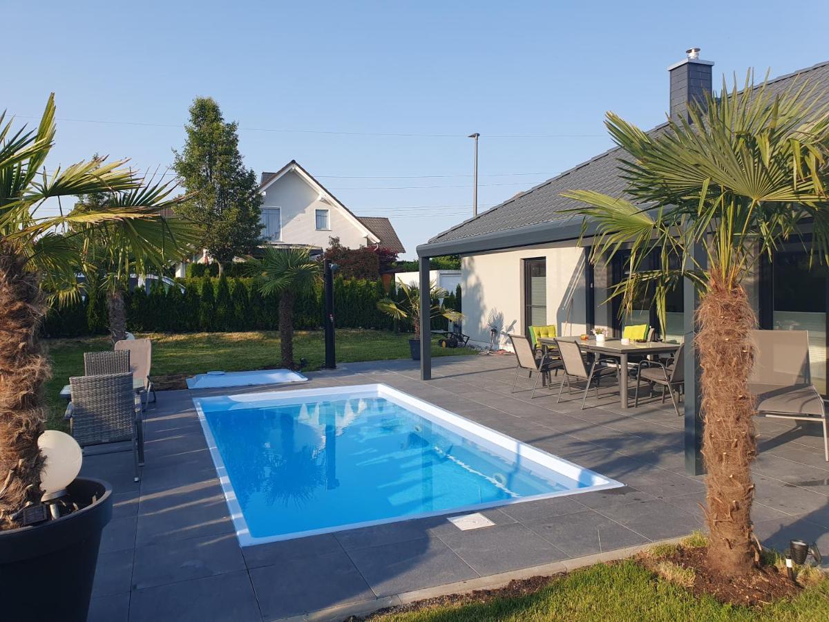 Grosszuegige Unterkunft Mit Terrasse Oberbrechen Bagian luar foto