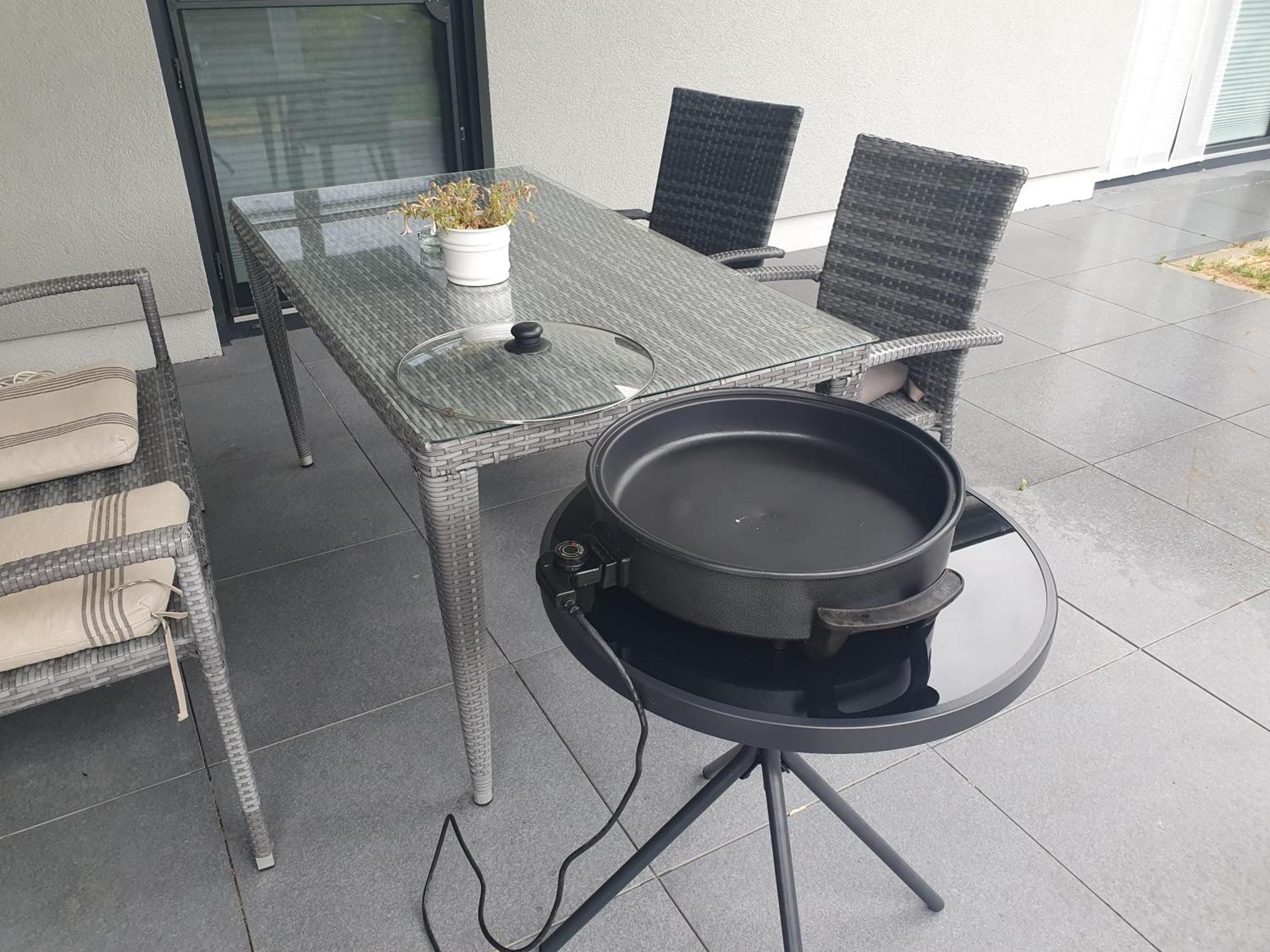 Grosszuegige Unterkunft Mit Terrasse Oberbrechen Bagian luar foto