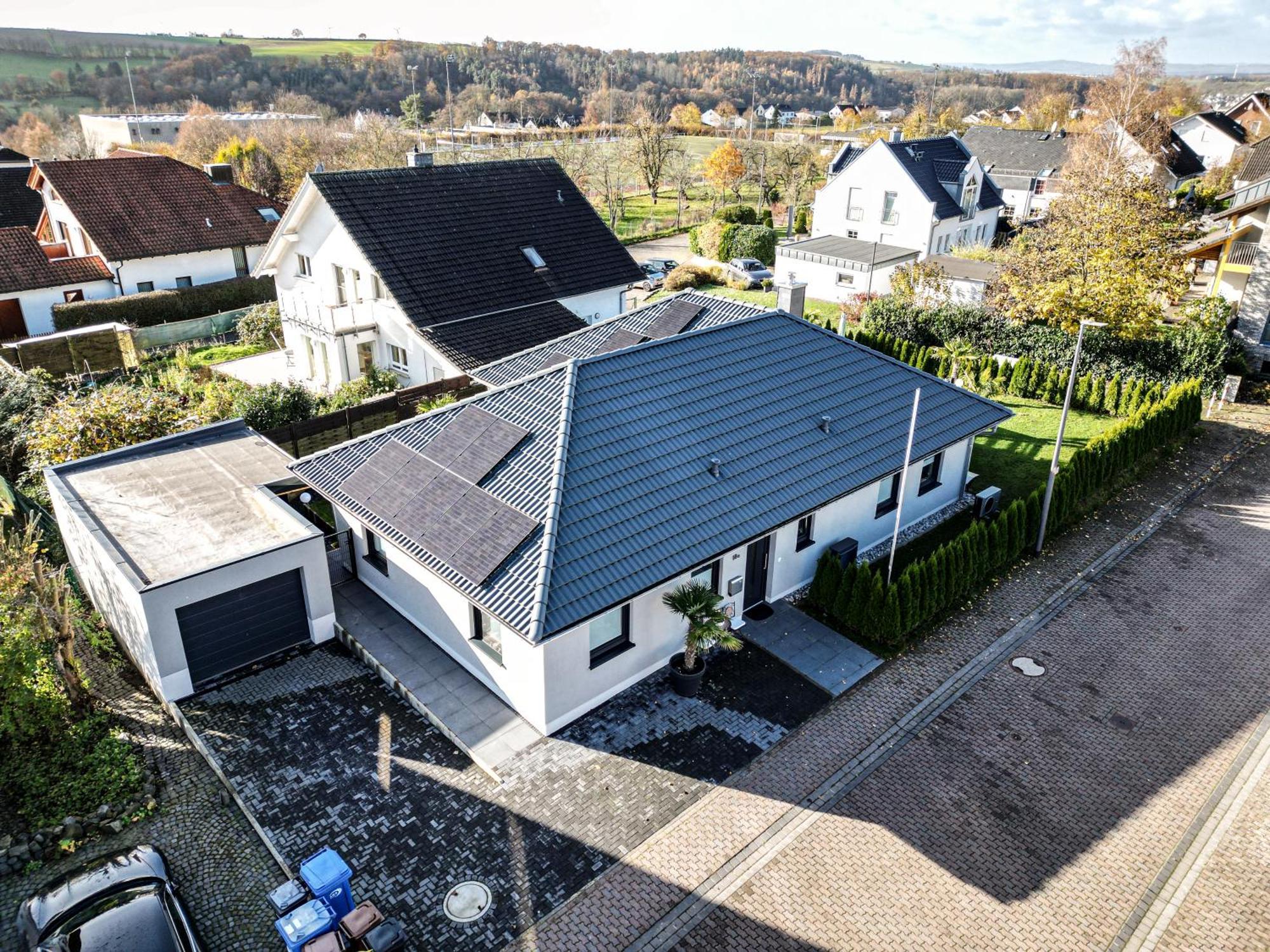 Grosszuegige Unterkunft Mit Terrasse Oberbrechen Bagian luar foto